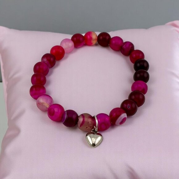 Pink and Red Agate Stretch Bracelet Silver Tone Heart Charm - Picture 2 of 8